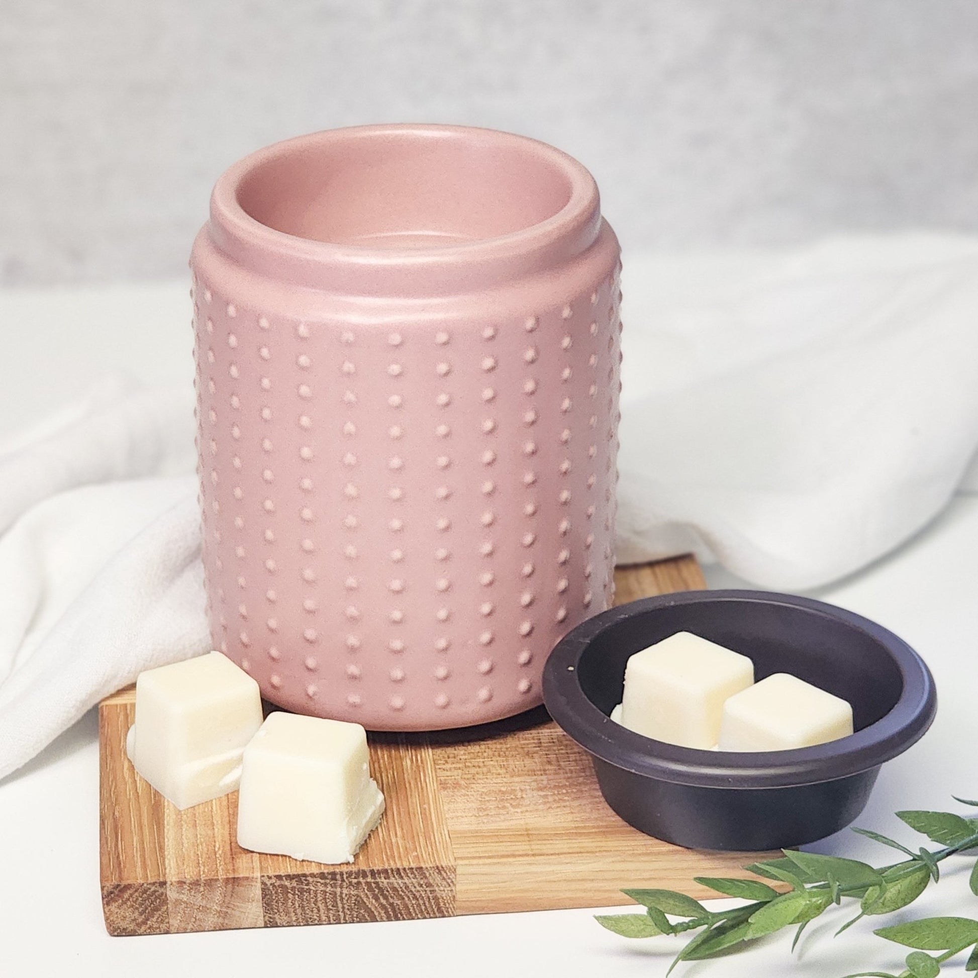 Flip Dish Wax Melt Warmer - Pink Hobnail - Abboo Candle Co