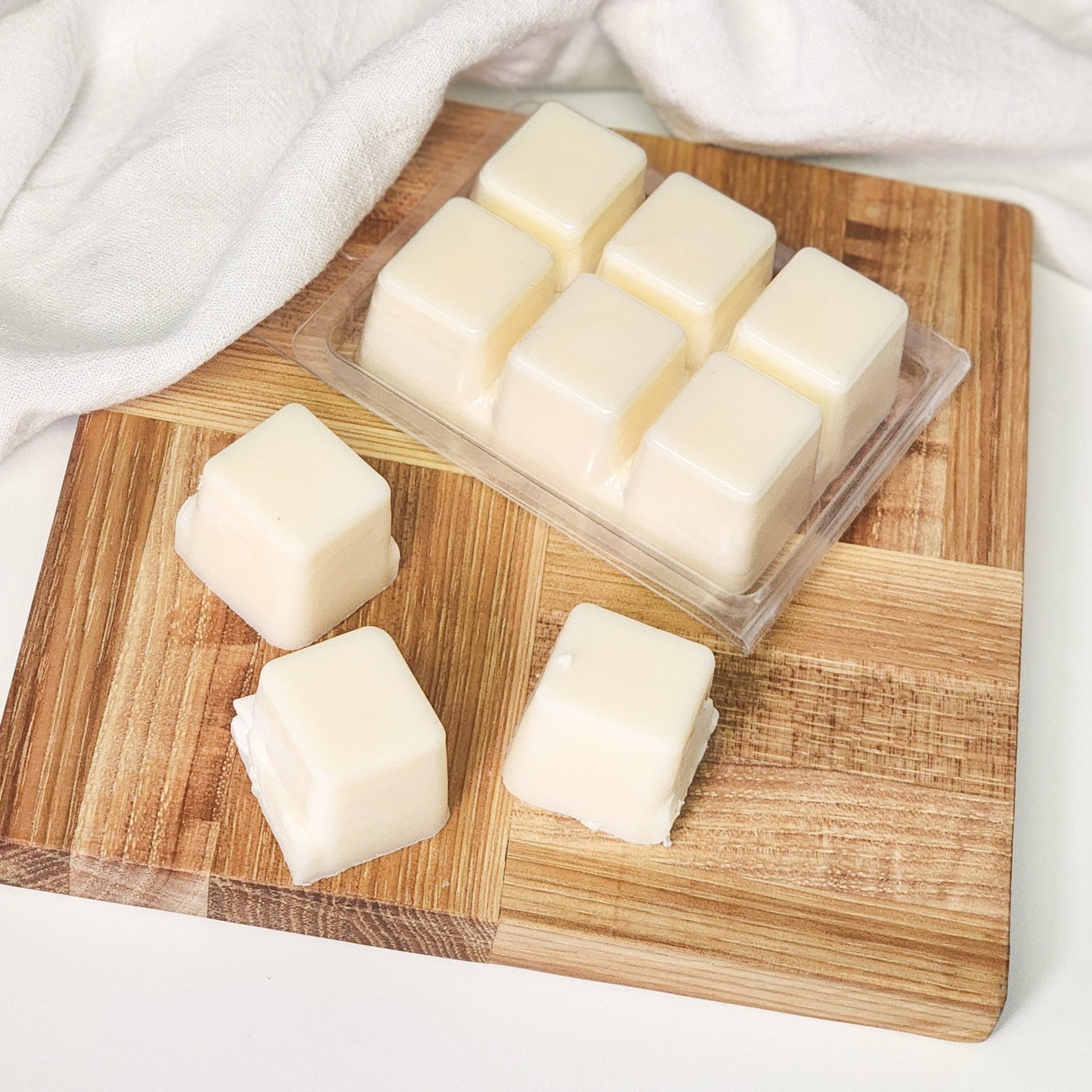 Strawberries and Cream Soy Wax Melts - Abboo Candle Co